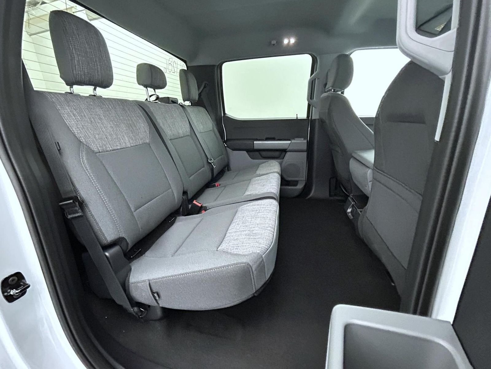 New 2026 Oxford White Ford XLT image 18