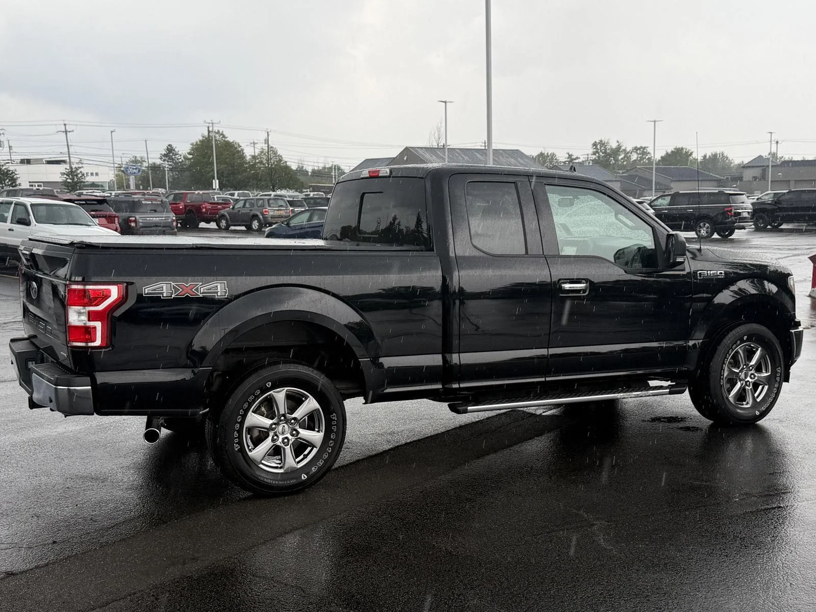 Used 2018 Shadow Black Ford XLT image 4