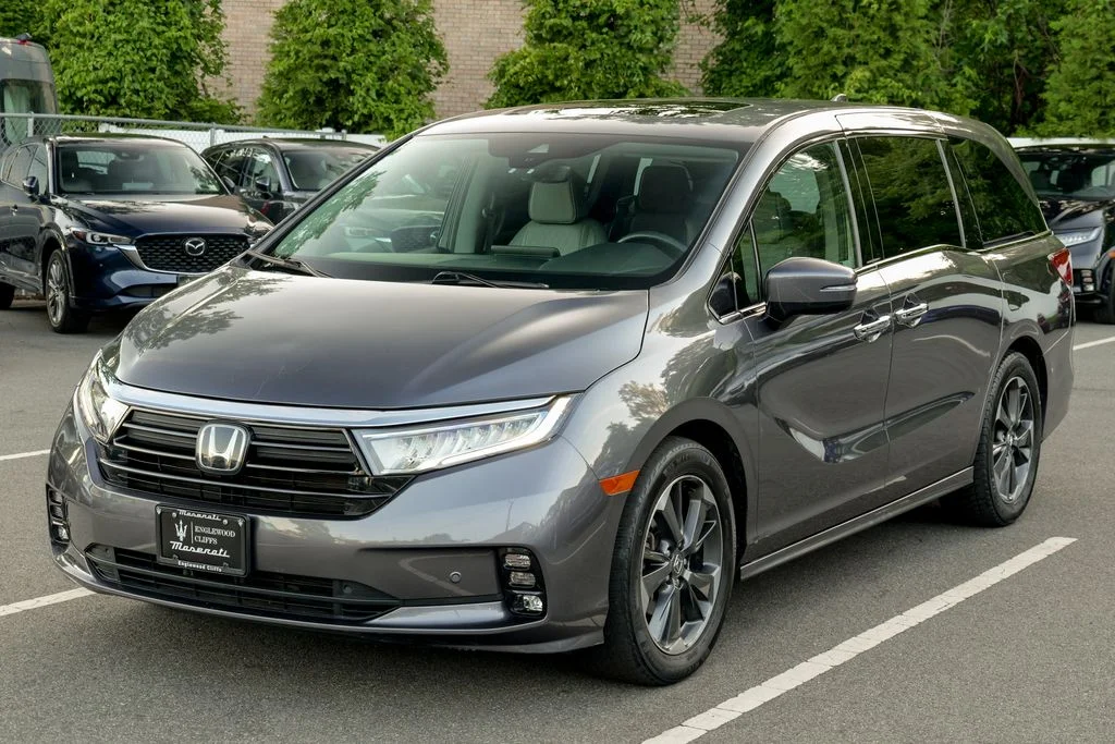 Used 2023 Gray Honda Elite image 3