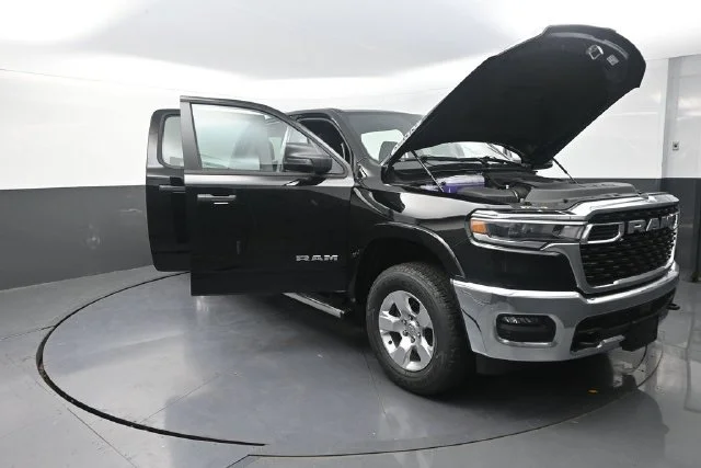 New 2027 Diamond Black Crystal Pearl-Coat Exterior Paint RAM Big Horn/Lone Star image 28