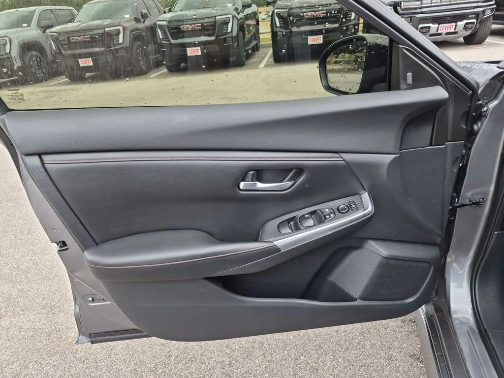 Used 2020 Gray Nissan SR image 17