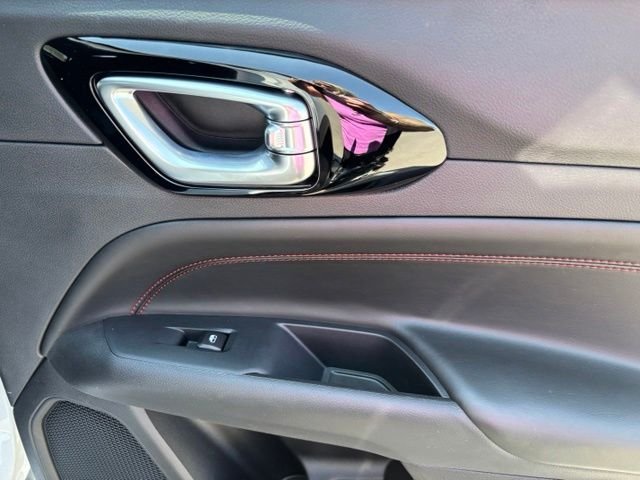 New 2026 Bright White Clear-Coat Exterior Paint Jeep Trailhawk image 19