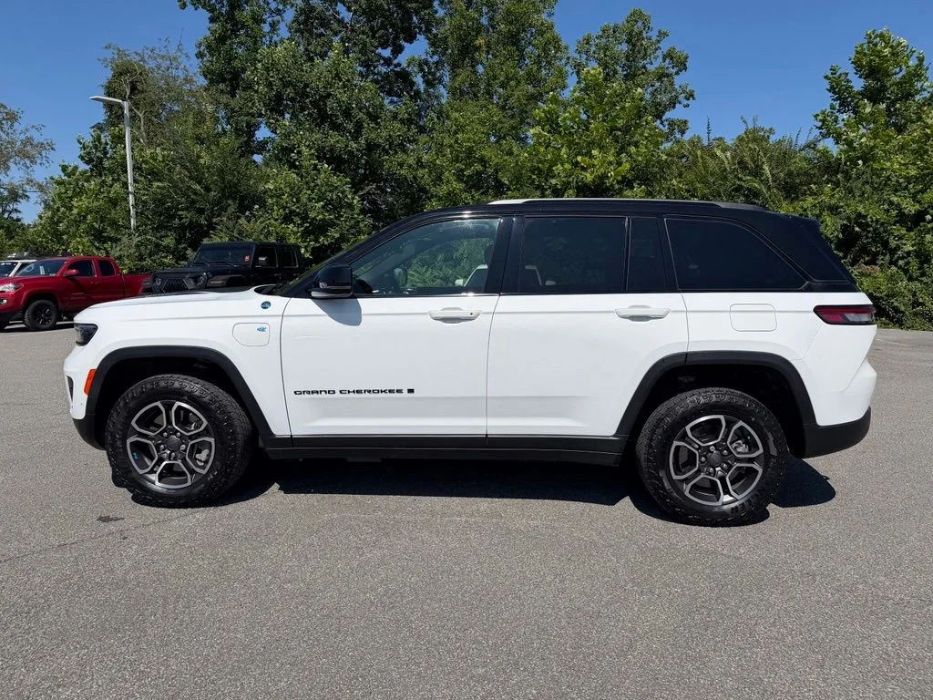 Certified Used 2023 White Jeep Trailhawk 4xe image 2