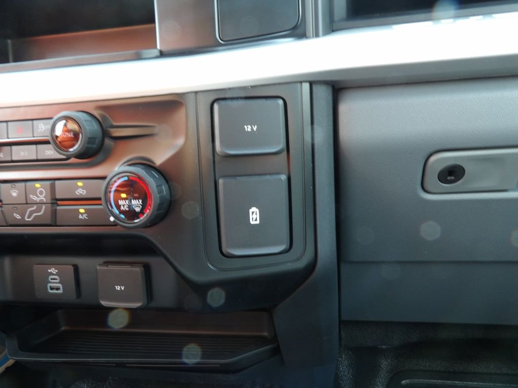 New 2026 Oxford White Ford F-250® XL image 23