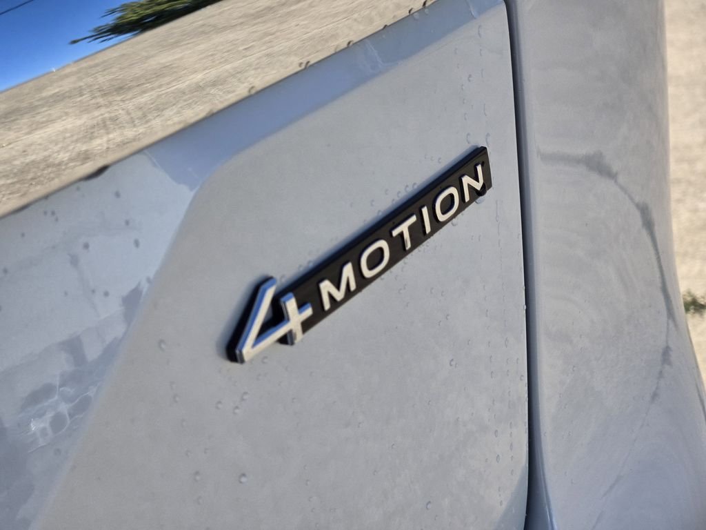New 2026 White/off-white Volkswagen 2.0T SE w/Technology image 9
