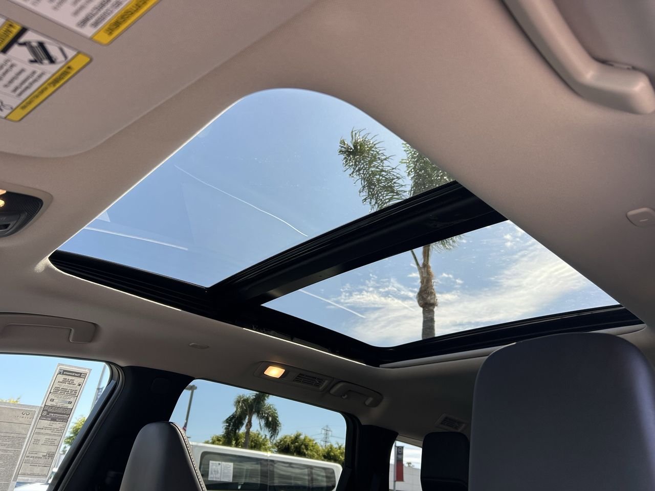 New 2027 RADIANT WHITE INFINITI LUXE image 34