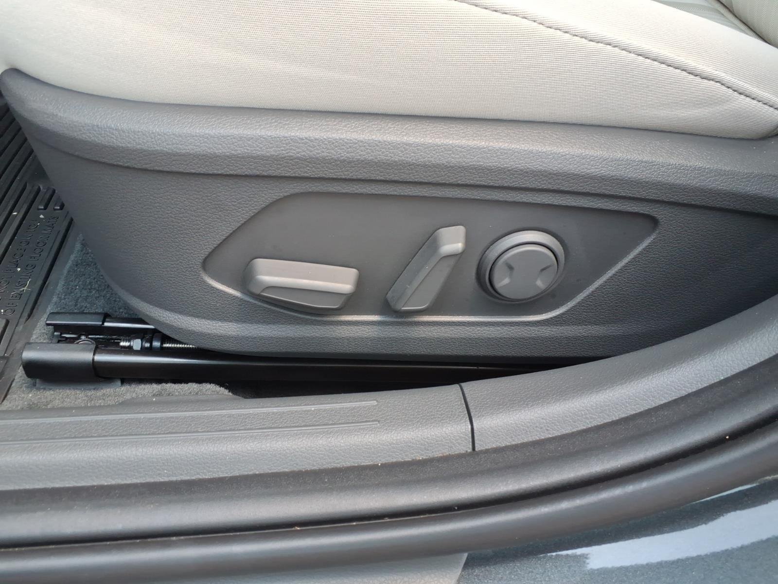 Used 2023 Portofino Gray Hyundai SEL image 21