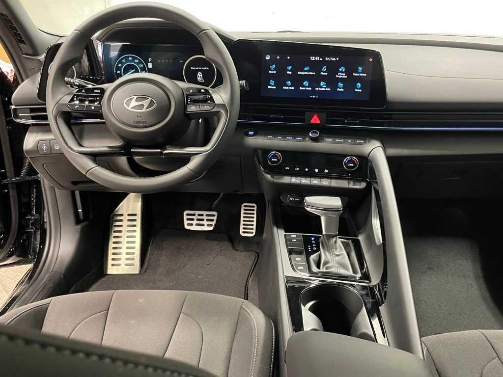 New 2025 Abyss Black Hyundai SEL Sport image 25