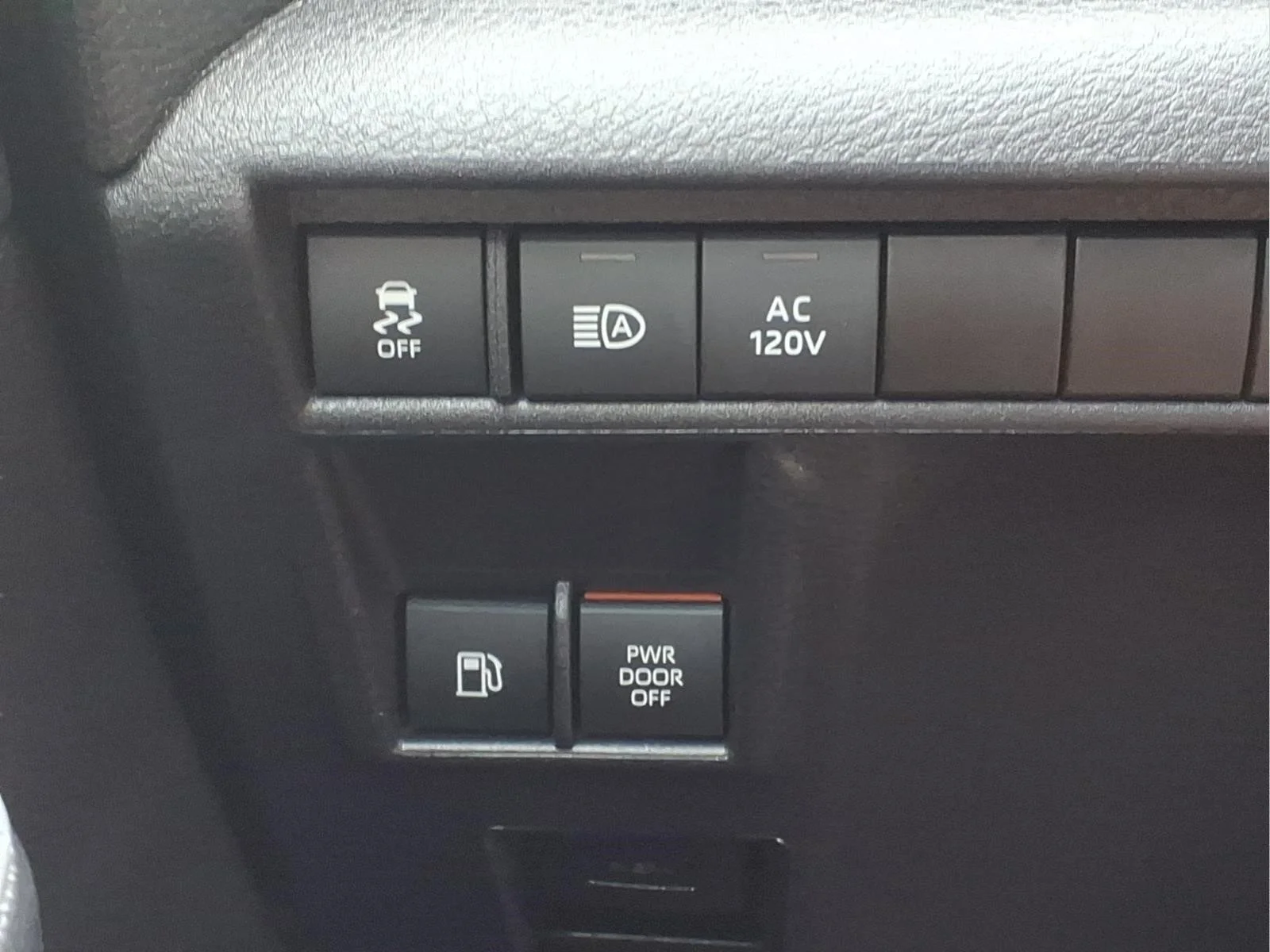 Certified Used 2025  Toyota Woodland Edition image 18