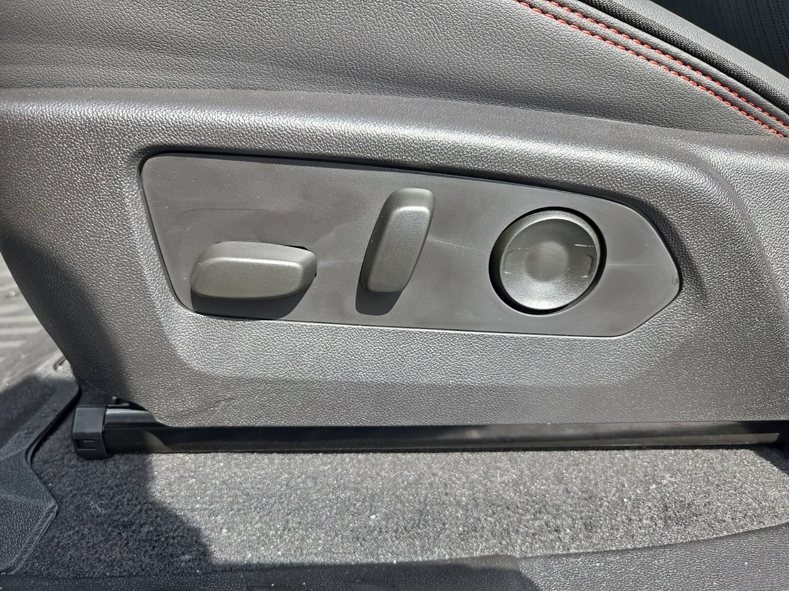 2026 GMC Canyon AT4X - Photo 26