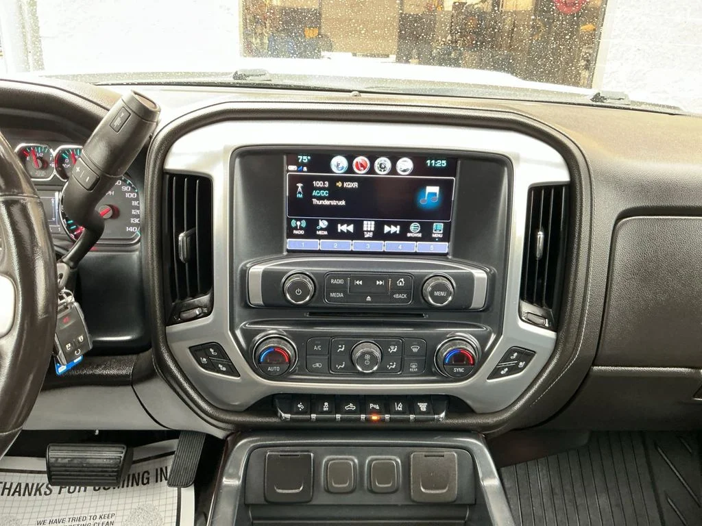 Used 2018 White GMC SLT image 18