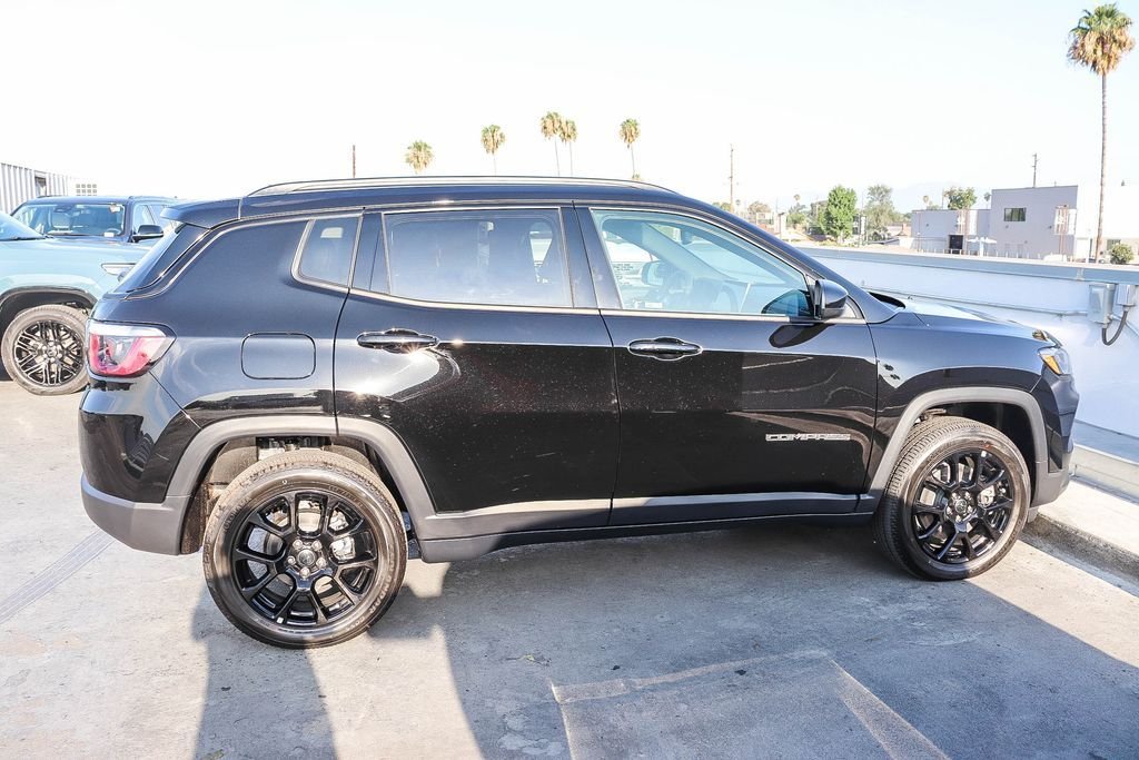 New 2026 Diamond Black Jeep Latitude image 13