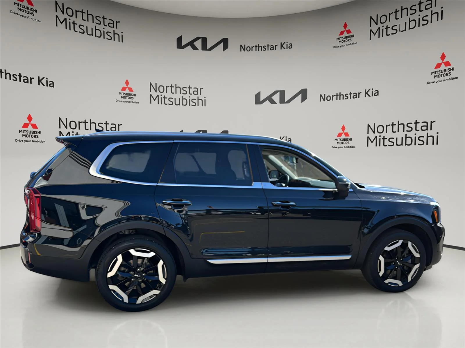 Used 2025 Ebony Black Kia S image 7