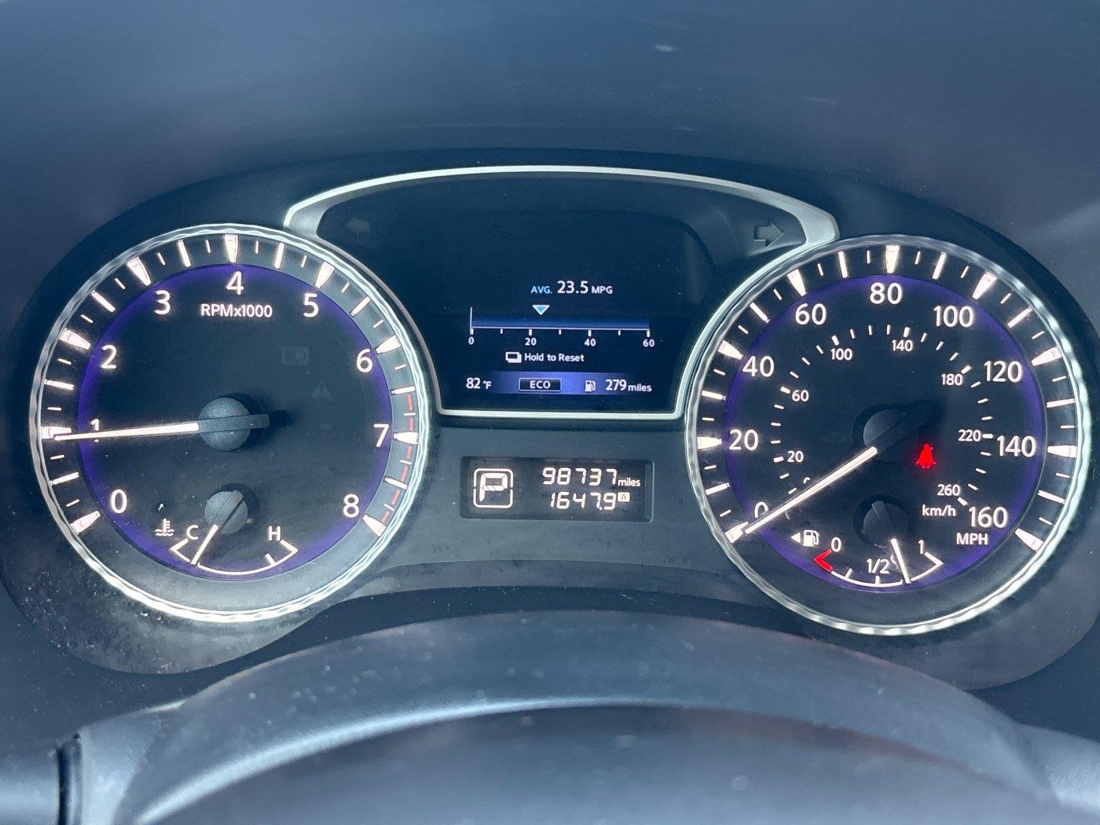 Used 2020 Majestic White INFINITI LUXE image 21
