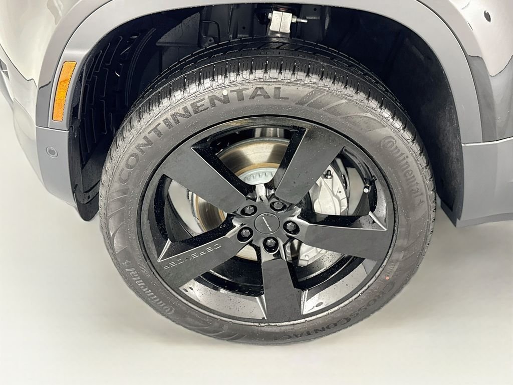 New 2026 Santorini Black Land Rover S image 33