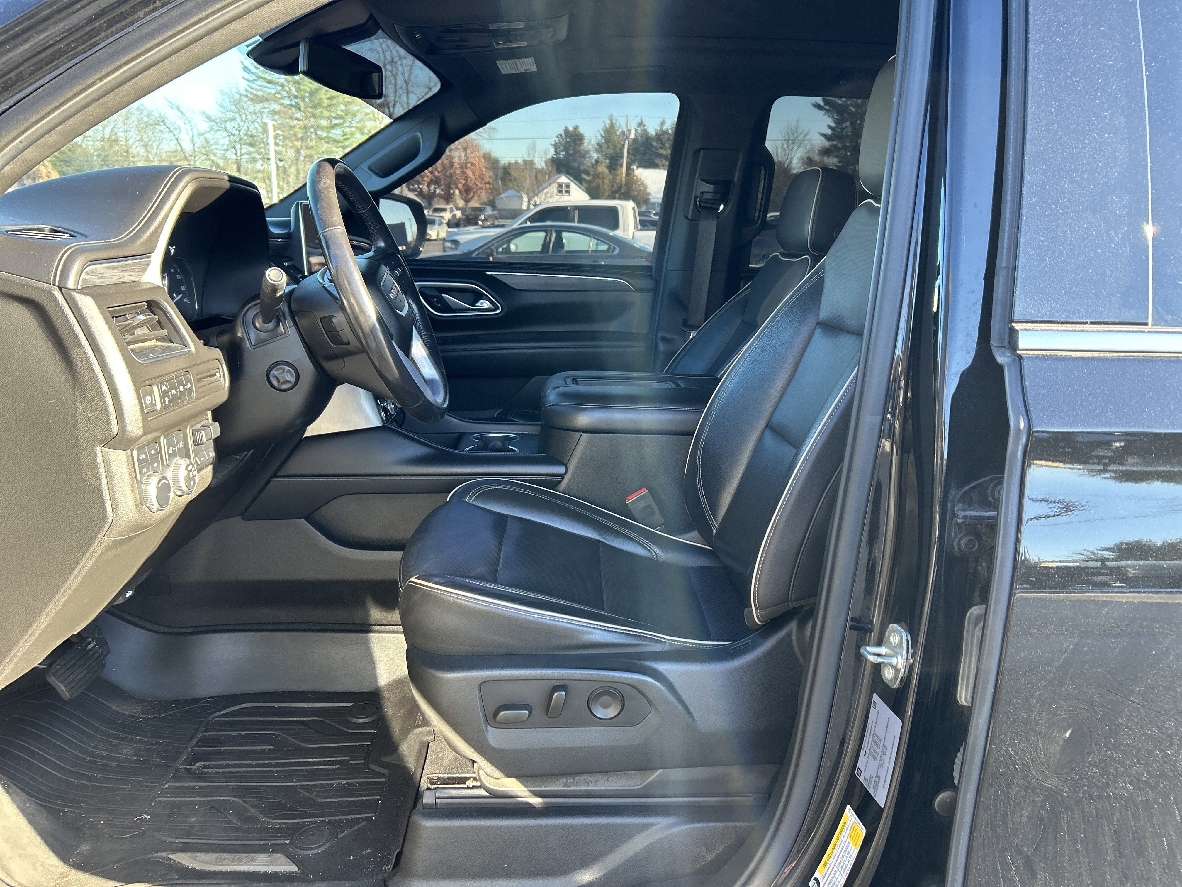 Used 2021 Onyx Black GMC SLT image 9