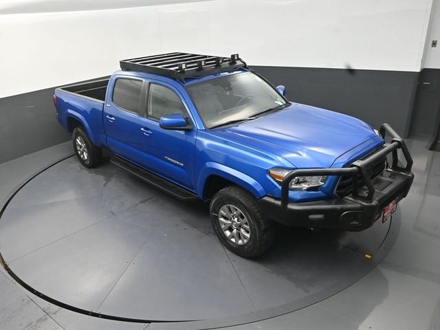 Used 2018 Blue Toyota SR5 image 23