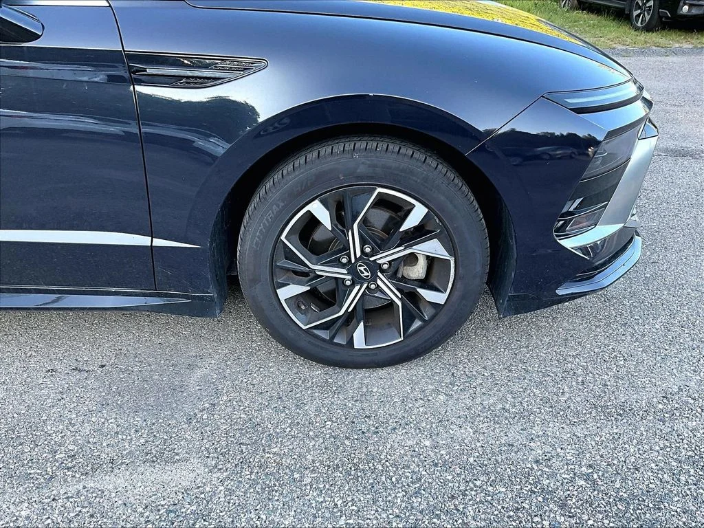 Used 2025 Blue Hyundai SEL image 7