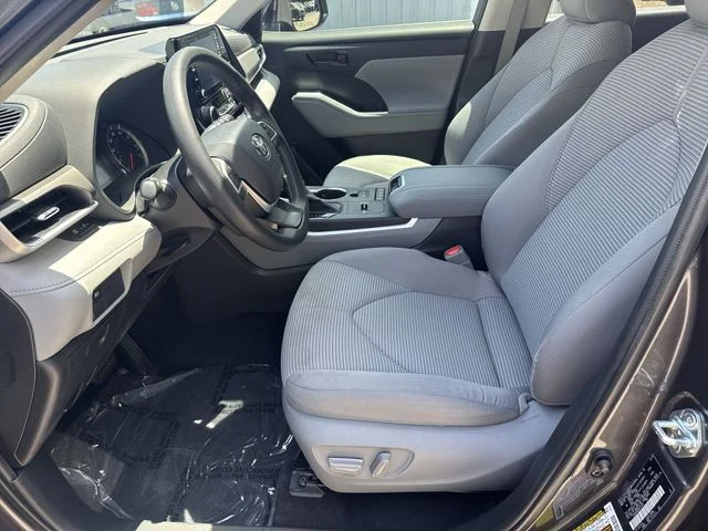 Used 2022 Gray Toyota L image 15
