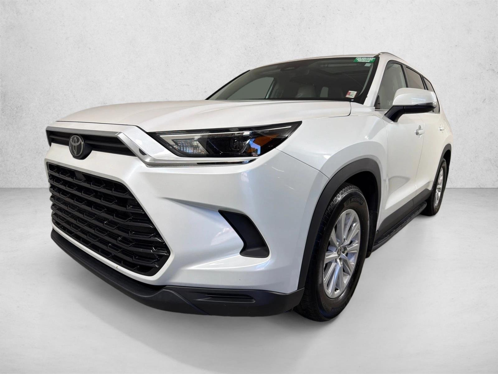 Used 2024 Wind Chill Pearl Toyota XLE image 8