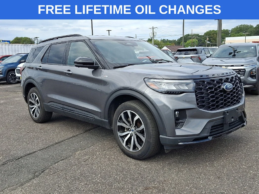 Used 2025 Carbonized Gray Ford ST-Line image 1