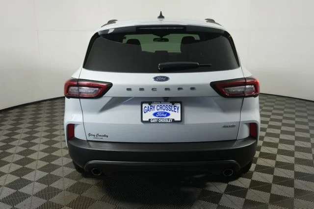 Certified Used 2025 Space Silver Ford ST-Line Select image 4