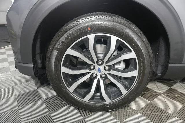 New 2027 Carbonized Gray Metallic Ford ST-Line image 15