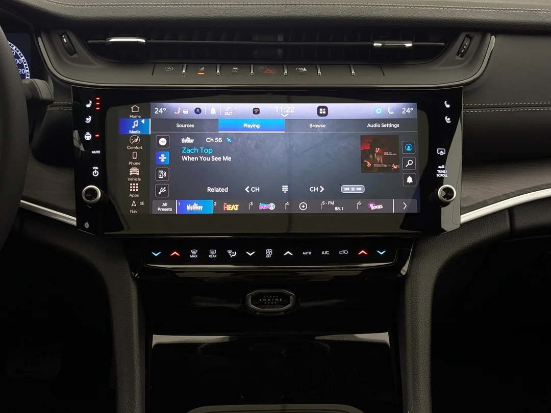 New 2026 White Jeep Limited Reserve - - 4x4 - Panoramic Sunroof - Nappa Leather - Ventilated Seats & More! image 20
