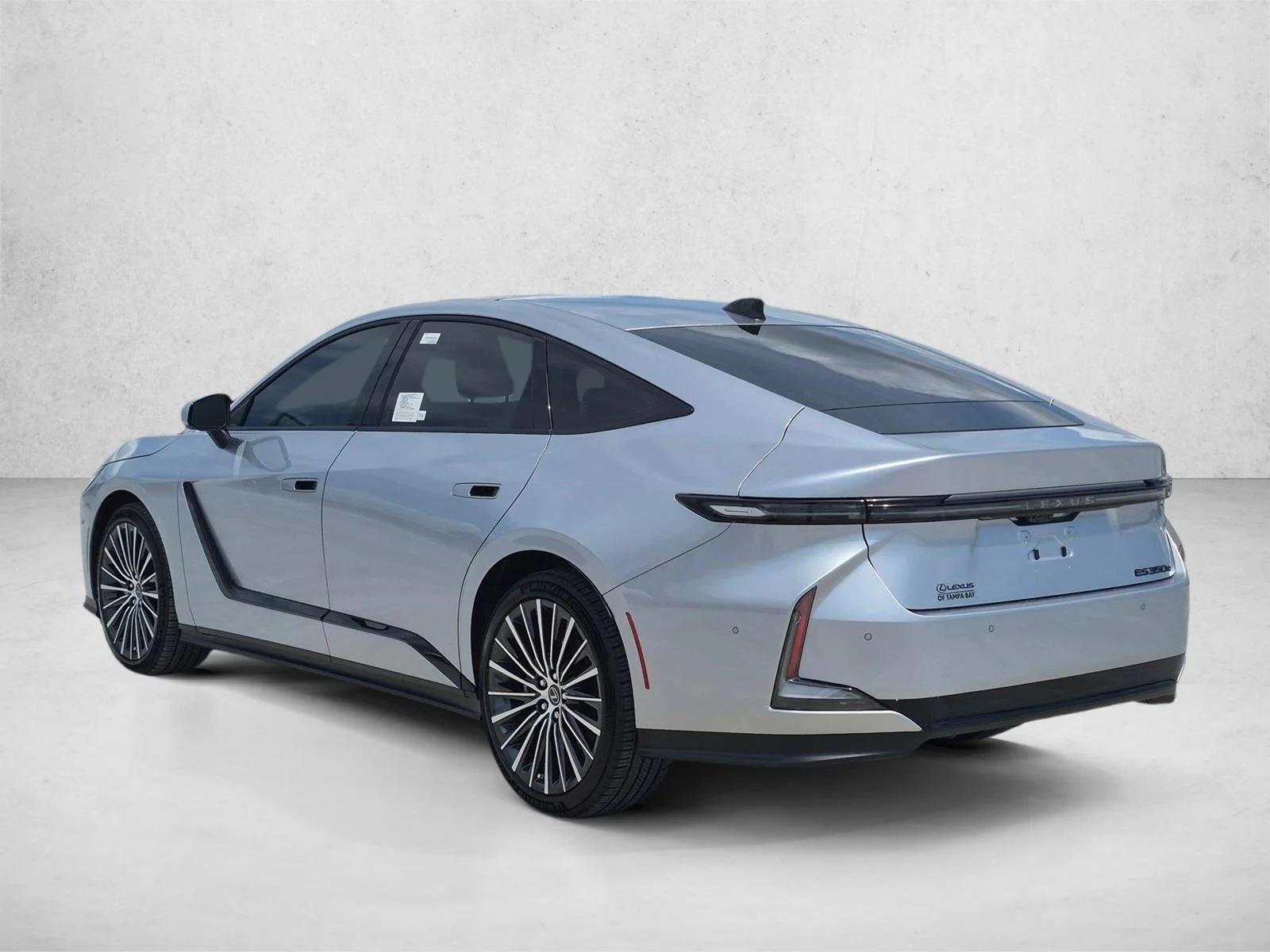 New 2026 Iridium Lexus ES 350e LUXURY image 6