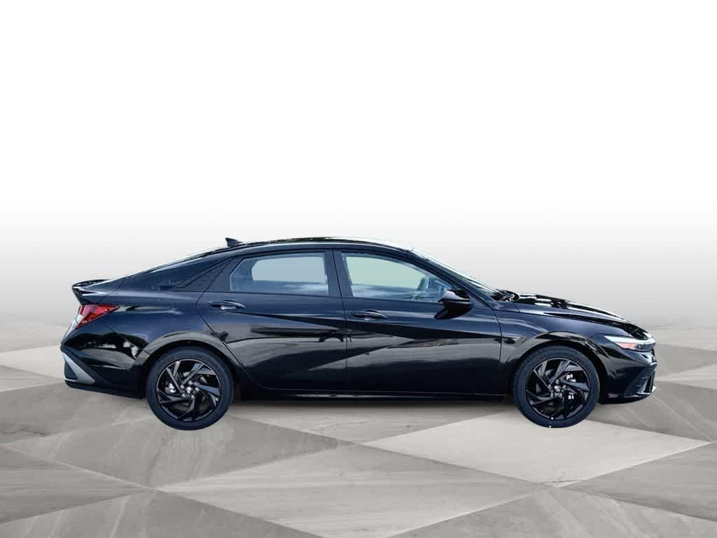 2026 Hyundai Elantra SEL Sport - Photo 9