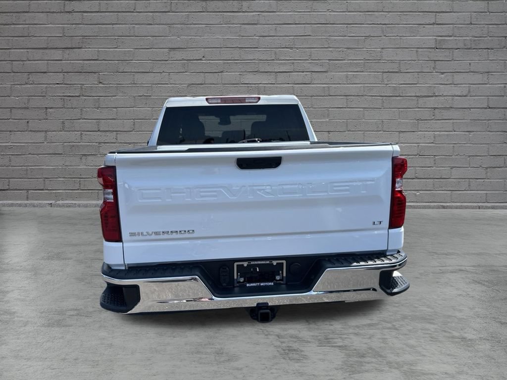 New 2026 Summit White Chevrolet LT (2FL) image 8