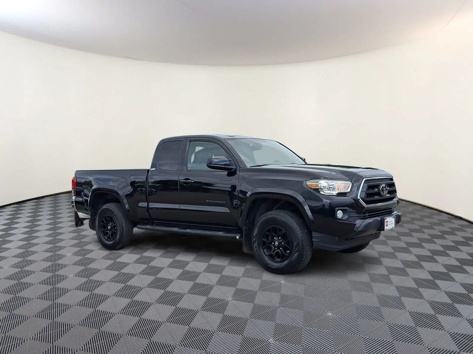 Certified Used 2021 Midnight Black Metallic Toyota SR5 image 4