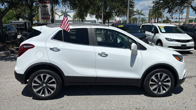 Used 2021 Summit White Buick Preferred image 10