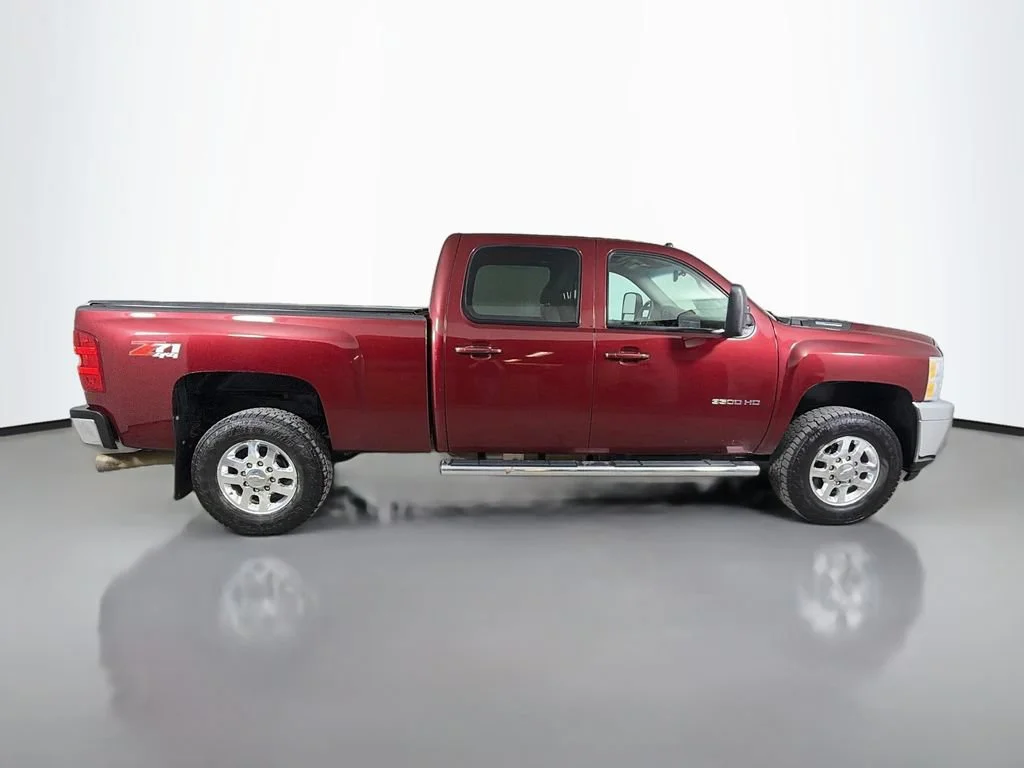 Used 2013 DEEP RUBY METALLIC Chevrolet SRW LTZ image 5
