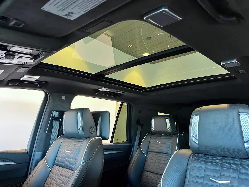 Used 2026 Green Cadillac V-Series image 39