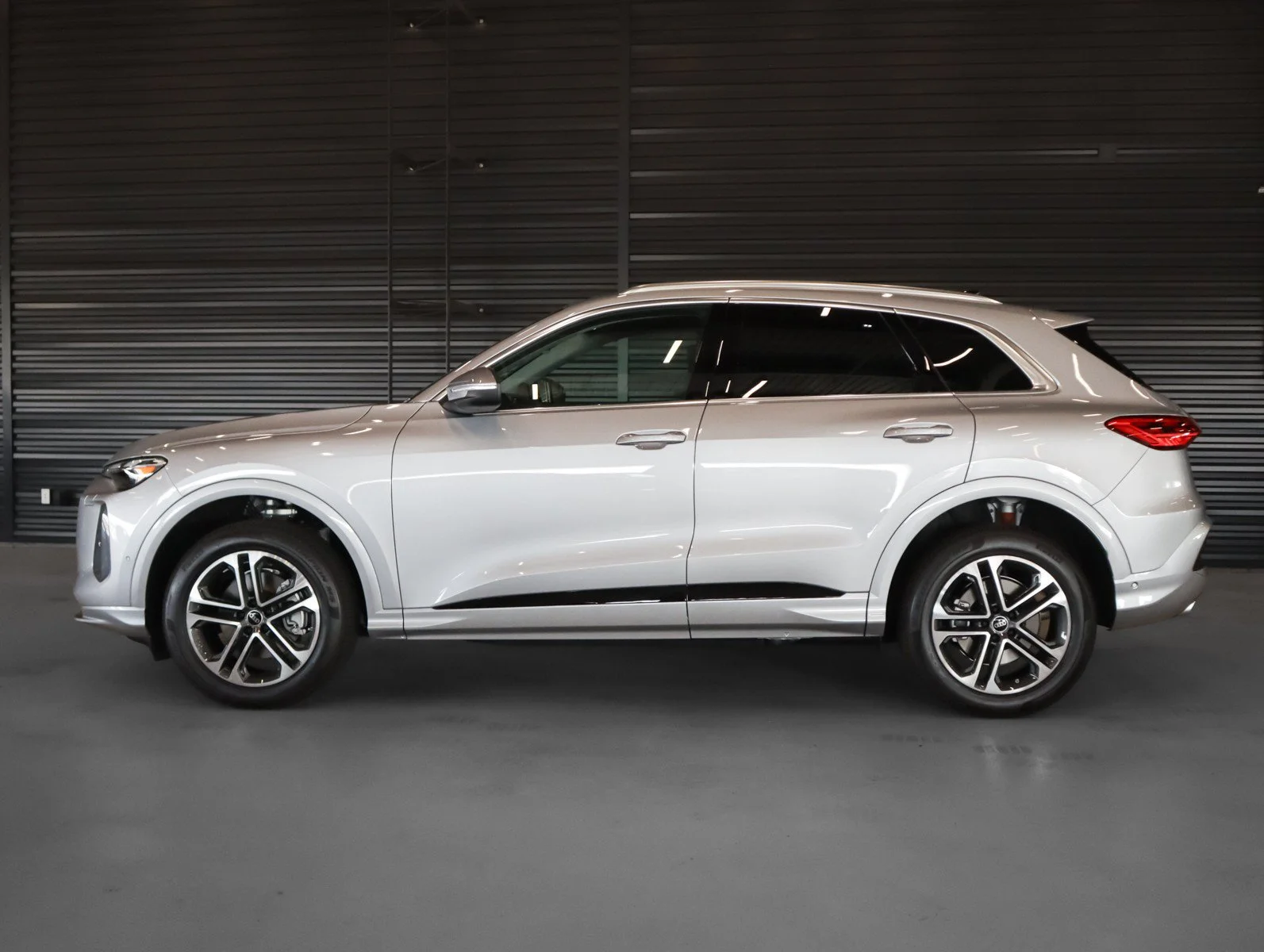 New 2026 Florett Silver Metallic Audi Premium image 14