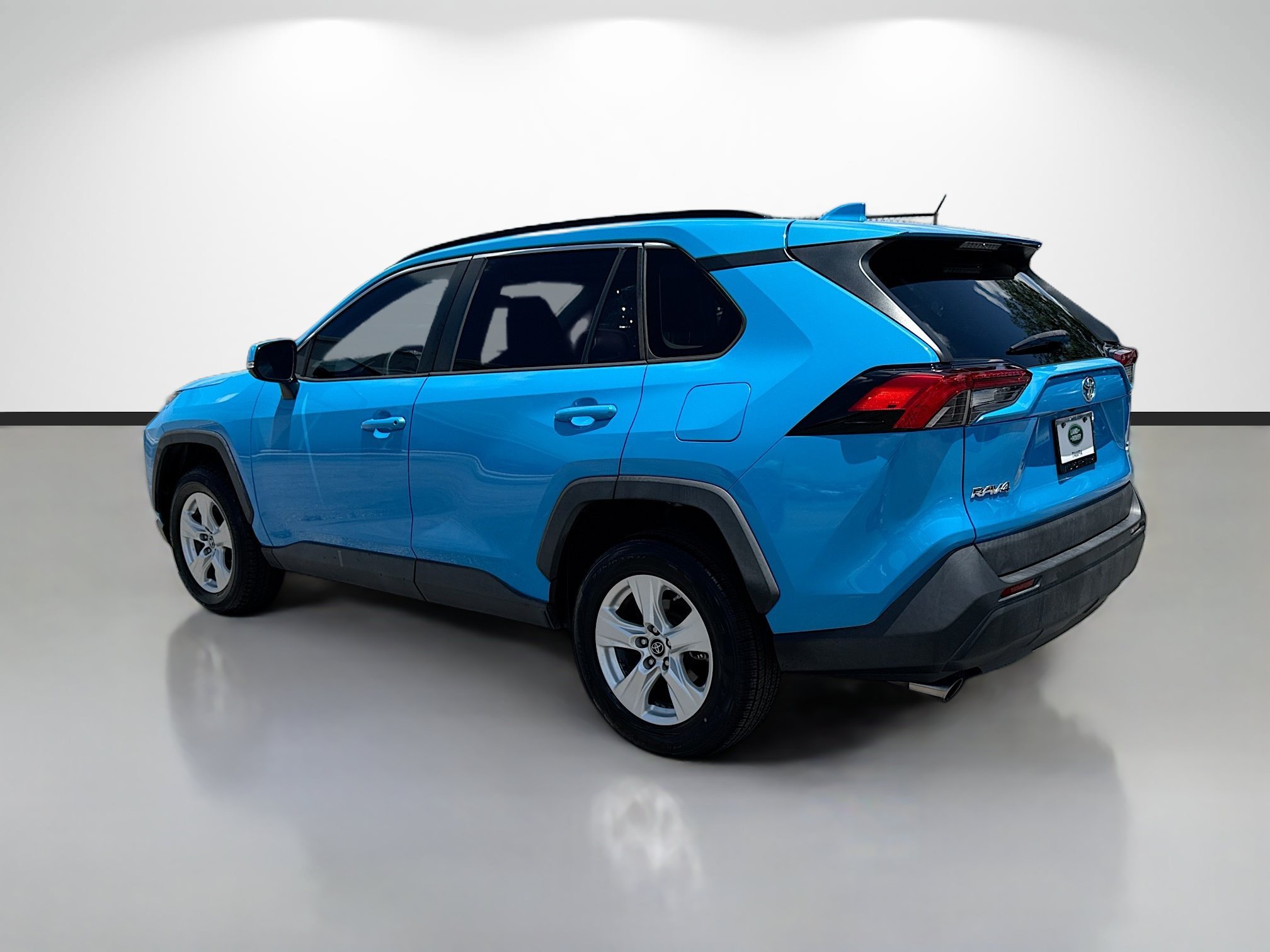 Used 2019 Blue Flame Toyota XLE image 3