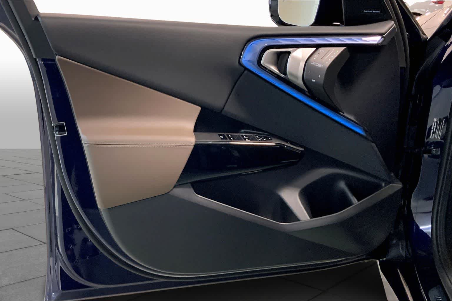 New 2026 Tanzanite Blue II Metallic BMW 30 xDrive image 10