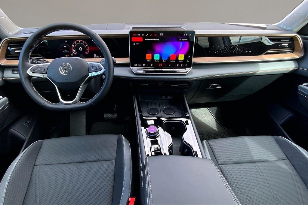New 2027 Silver Mist Metallic Volkswagen SE image 5