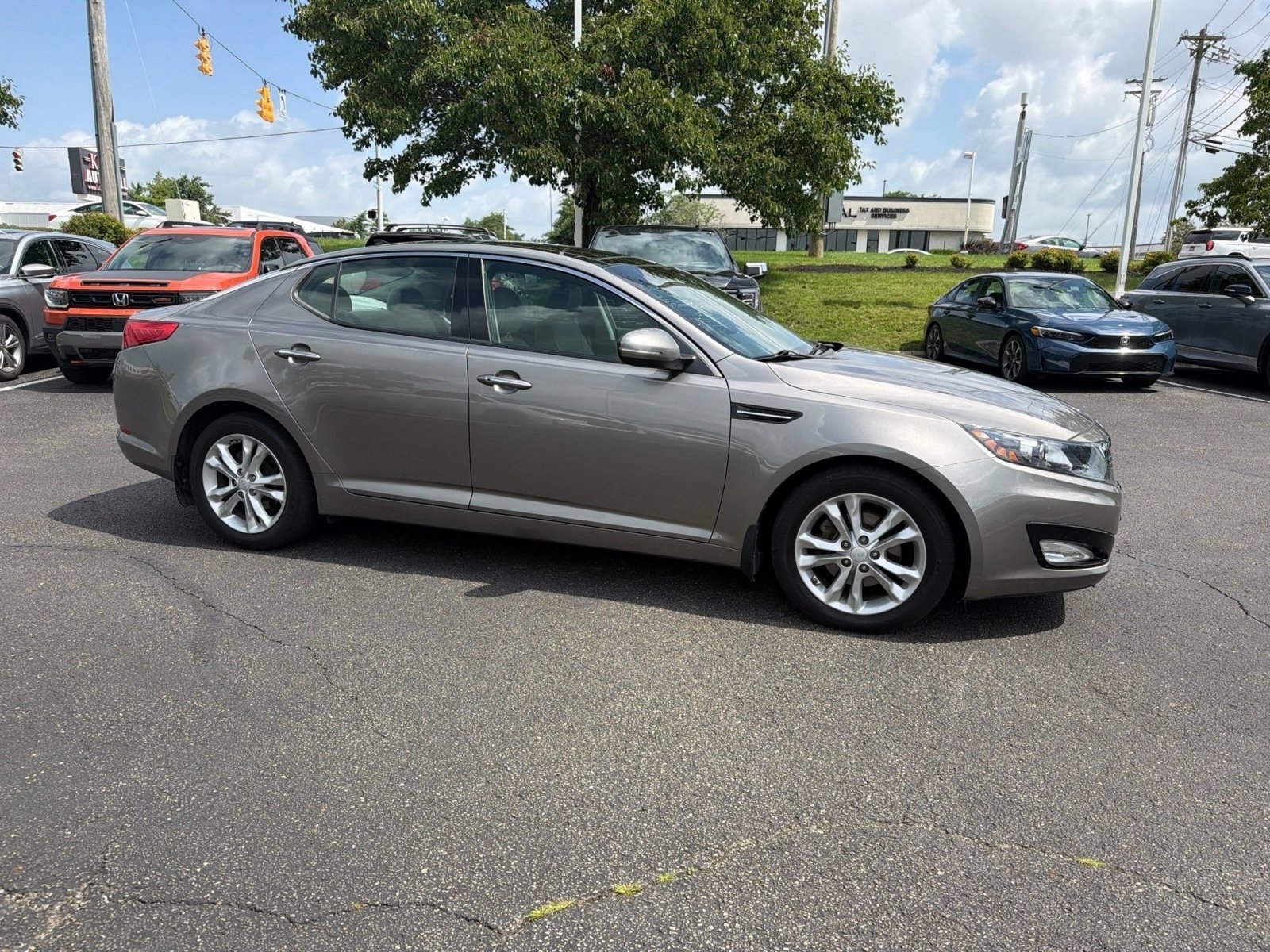 Used 2012 Titanium Metallic Kia EX image 19