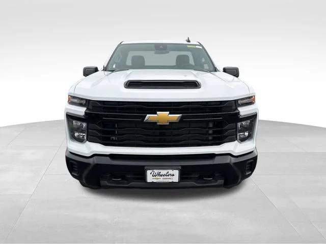 New 2026 Summit White Chevrolet WT image 9