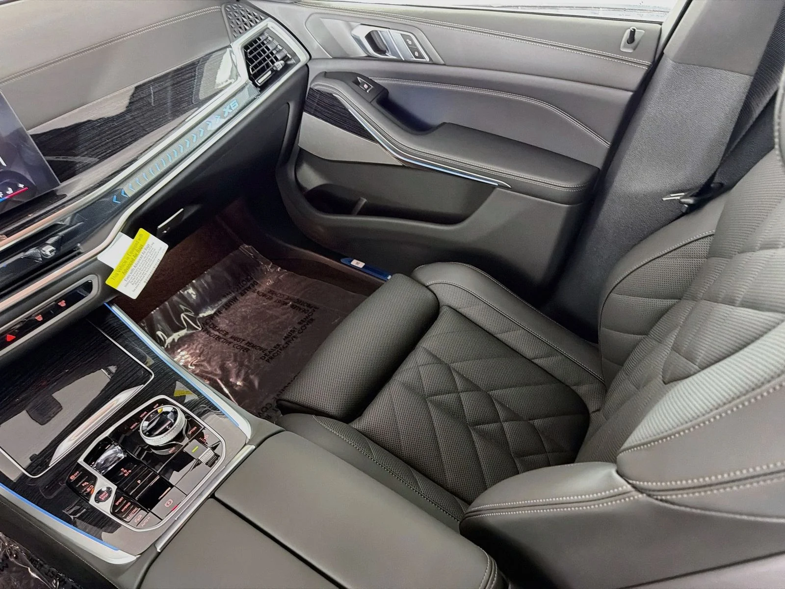 New 2026 Dravit Grey Metallic BMW xDrive50e image 25
