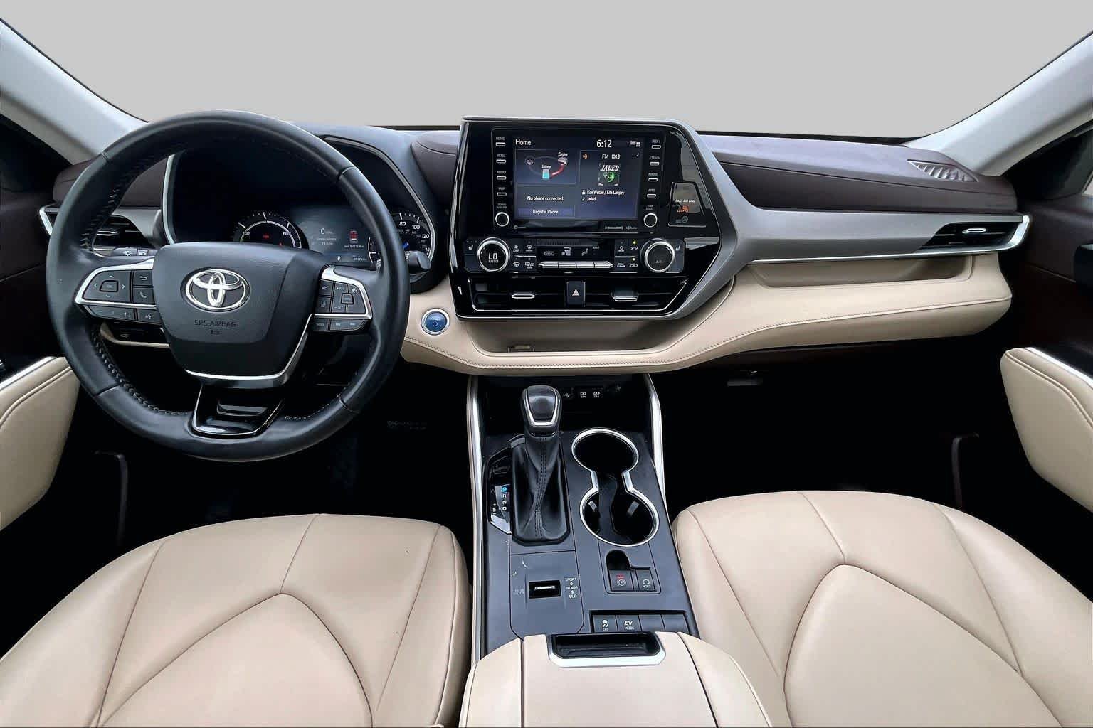 Used 2020 Blizzard Pearl Toyota Hybrid XLE image 16