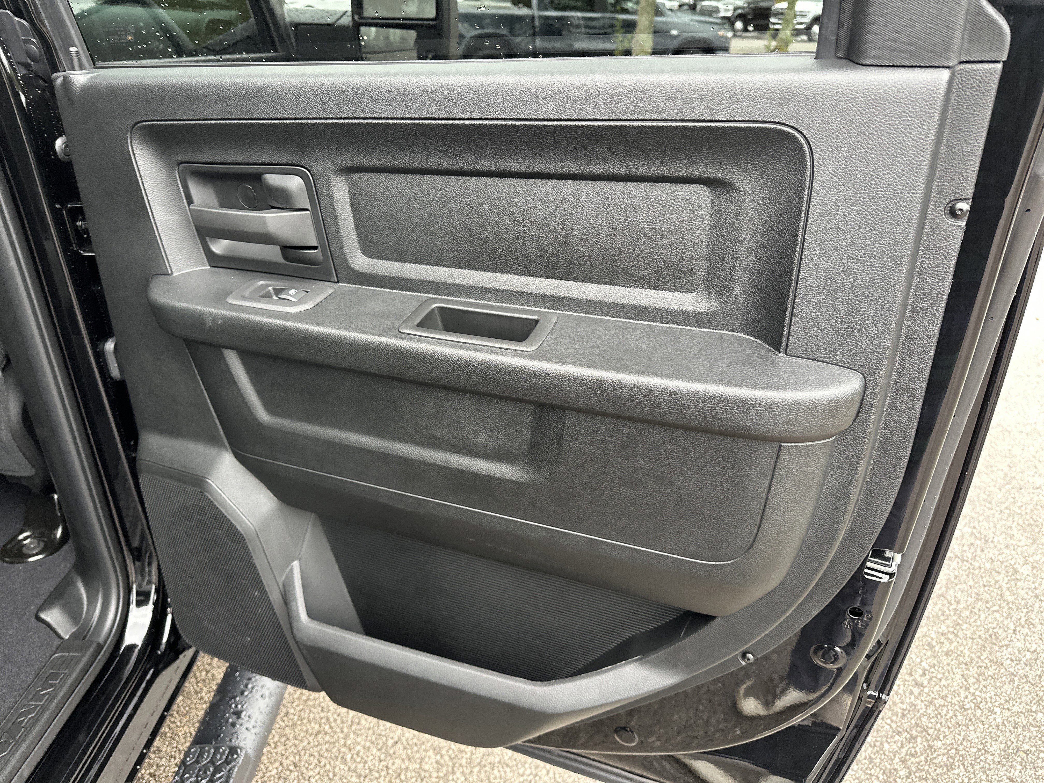 2026 RAM 2500 Tradesman/Black Express - Photo 16