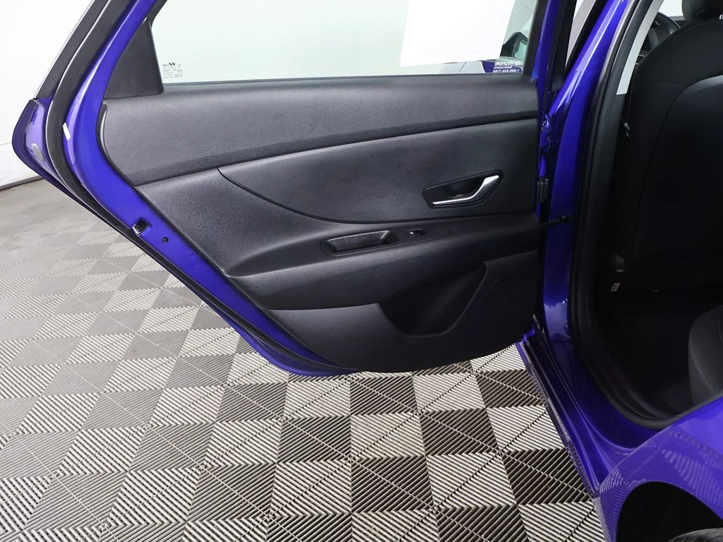 Used 2025 Blue Hyundai SE image 21