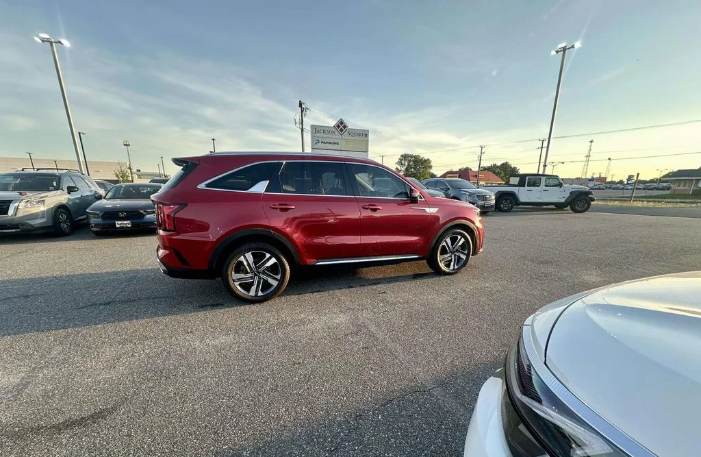 Used 2023 Red Kia EX image 7
