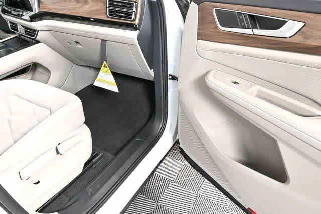 2026 Volkswagen Atlas SE - Photo 24
