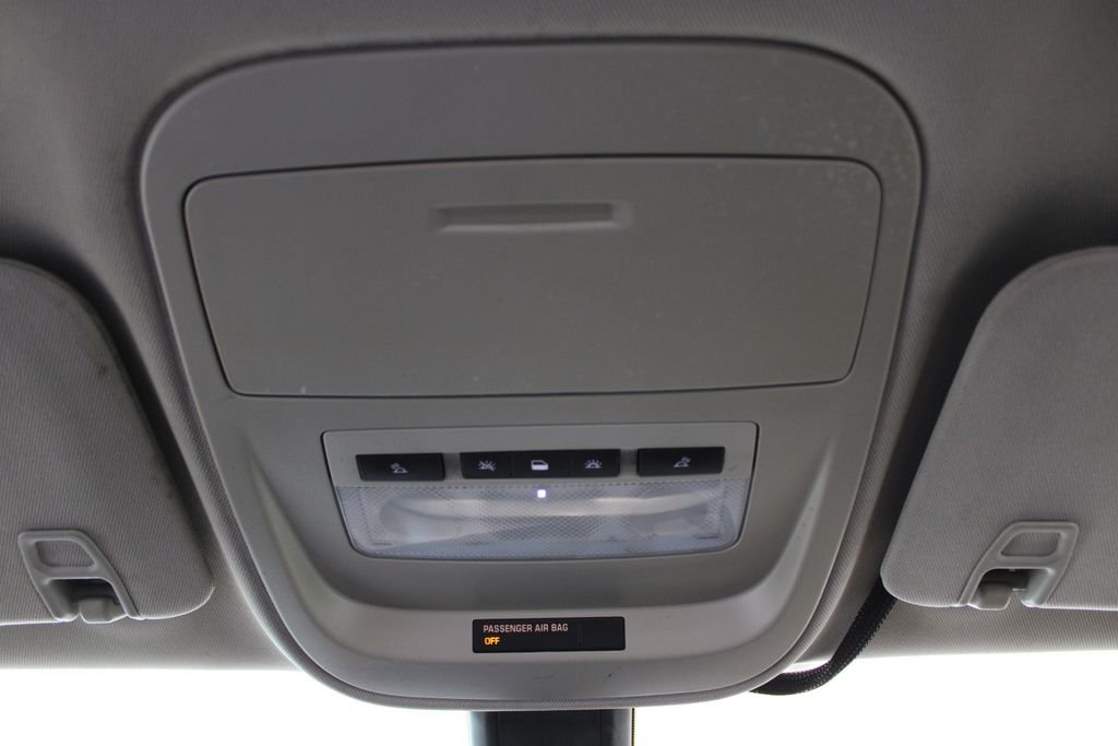 Used 2020 White Chevrolet LT image 33