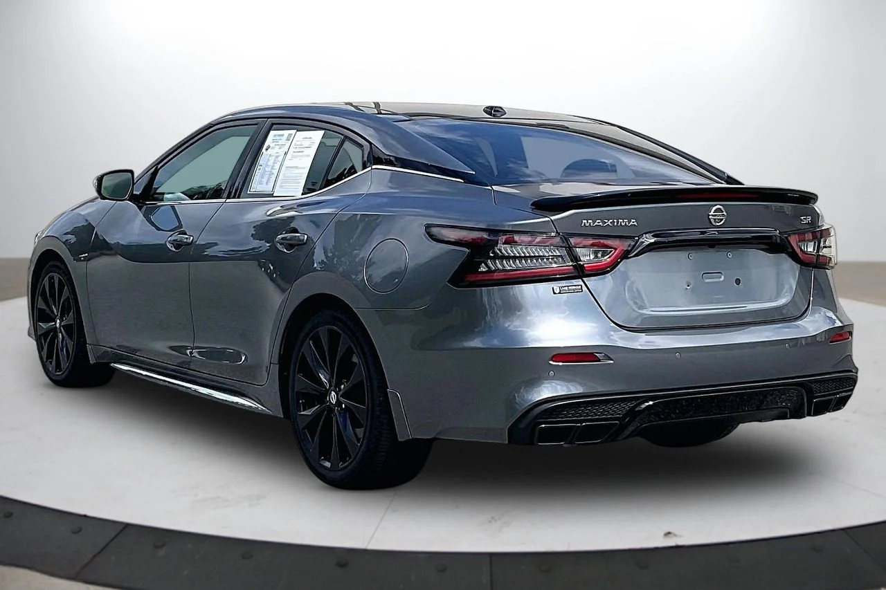Certified Used 2021 Gray Nissan SR image 6