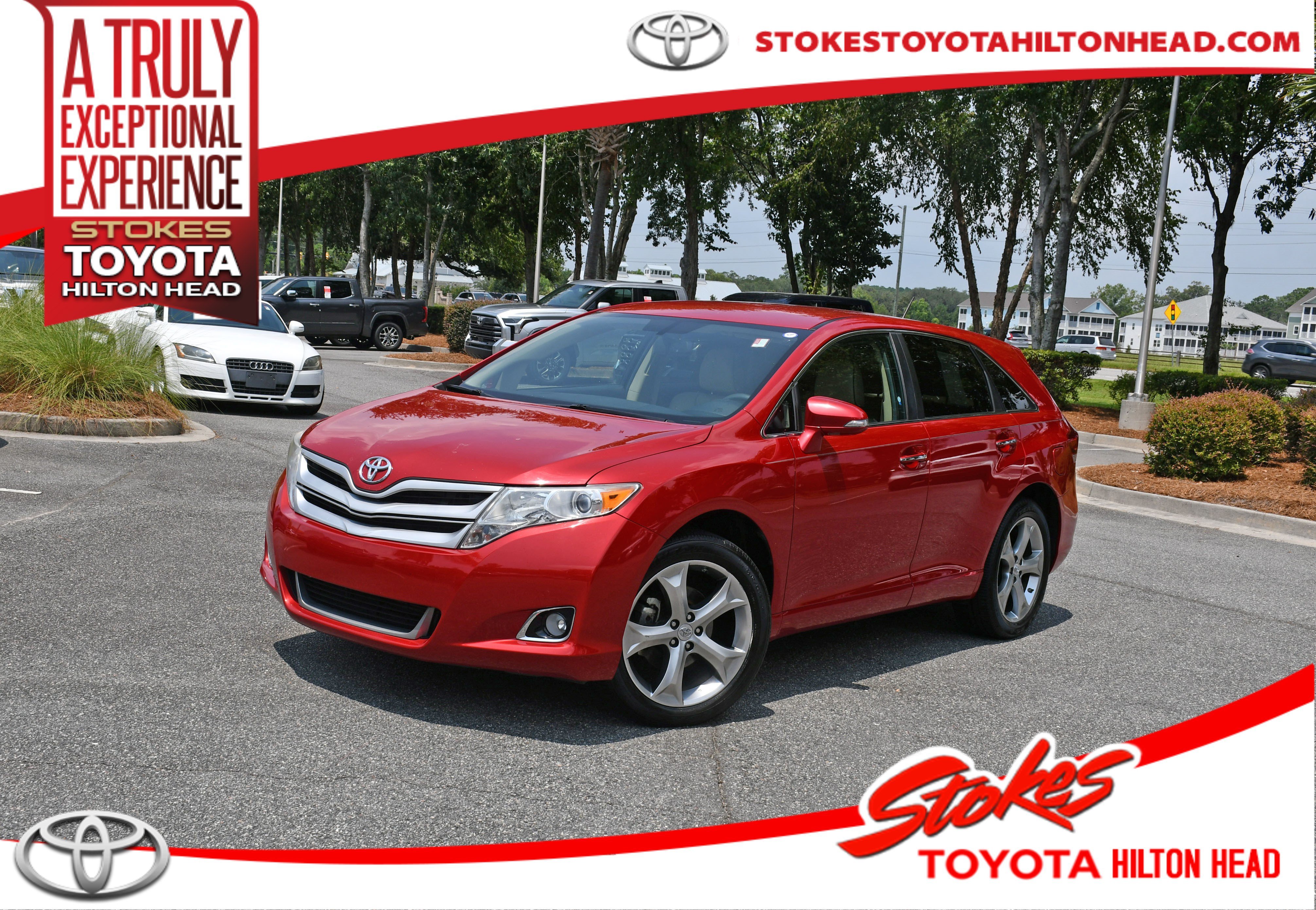 Used 2014 Red Toyota XLE image 1